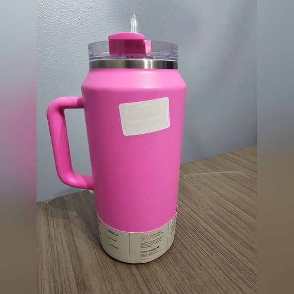 Stanley 64 oz Stainless Steel H2.0 FlowState Quencher Tumbler - Picture 3 of 6